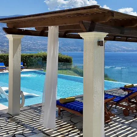 Roberta Kefalonia