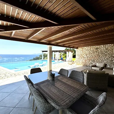 Roberta Kefalonia *