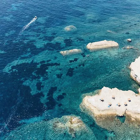 Roberta Kefalonia *